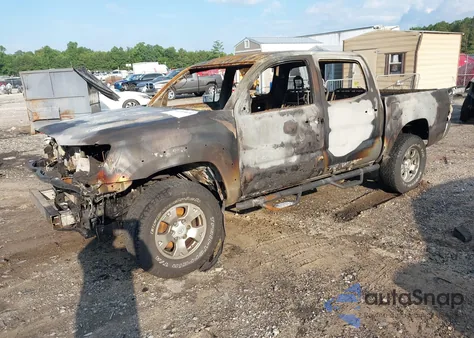 2015 Toyota Tacoma Base V6 z USA, uszkodzony, nr VIN 5TFLU4EN7FX136087